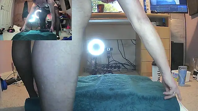 Snapshot of ClairTS chatting on December 16, 7:54 pm ClairTS online show from December 16, 7:54 pm