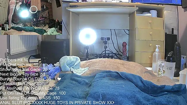 Snapshot of ClairTS chatting on February 9, 8:02 pm ClairTS online show from February 9, 8:02 pm