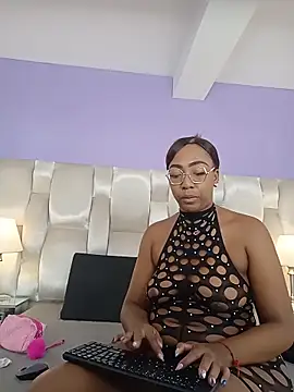 Snapshot of dirtyvictoria chatting on October 29, 12:18 pm dirtyvictoria online show from October 29, 12:18 pm