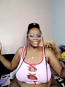 Snapshot of CocoBootyyy chatting on January 16, 10:21 am CocoBootyyy online show from January 16, 10:21 am