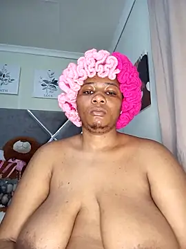 Snapshot of CocoBootyyy chatting on October 11, 6:39 pm CocoBootyyy online show from October 11, 6:39 pm