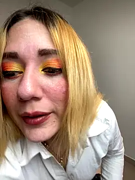 Snapshot of Angeli_Naughty1 chatting on December 1, 12:21 pm Angeli Naughty1 online show from December 1, 12:21 pm