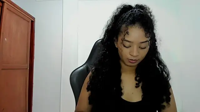 Snapshot of avellanatammy chatting on October 25, 12:40 am avellanatammy online show from October 25, 12:40 am