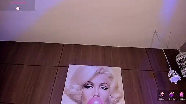 Snapshot of AgattaDuque chatting on December 16, 11:10 pm AgattaDuque online show from December 16, 11:10 pm