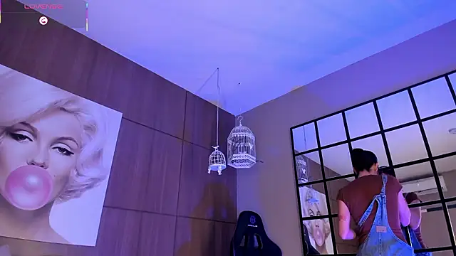 Snapshot of AgattaDuque chatting on March 3, 11:43 pm AgattaDuque online show from March 3, 11:43 pm