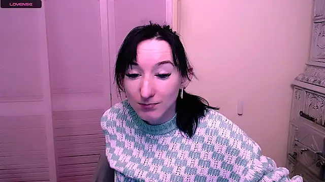 Snapshot of AmandaSell chatting on December 8, 7:47 am AmandaSell online show from December 8, 7:47 am