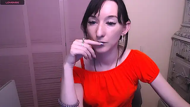 Snapshot of AmandaSell chatting on December 12, 10:45 am AmandaSell online show from December 12, 10:45 am