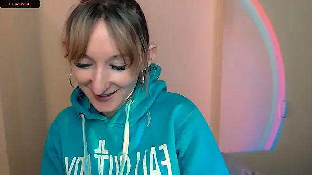 Snapshot of AmandaSell chatting on September 30, 7:13 am AmandaSell online show from September 30, 7:13 am