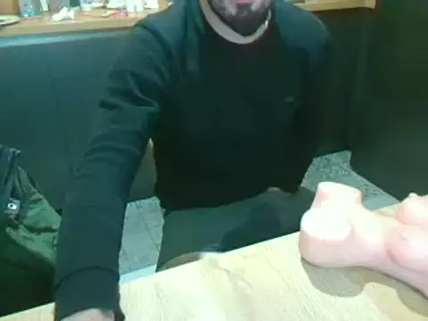 Snapshot of giorgakaci69 chatting on December 27, 1:18 pm giorgakaci69 online show from December 27, 1:18 pm