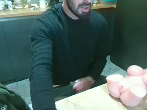 Snapshot of giorgakaci69 chatting on December 30, 6:49 pm giorgakaci69 online show from December 30, 6:49 pm