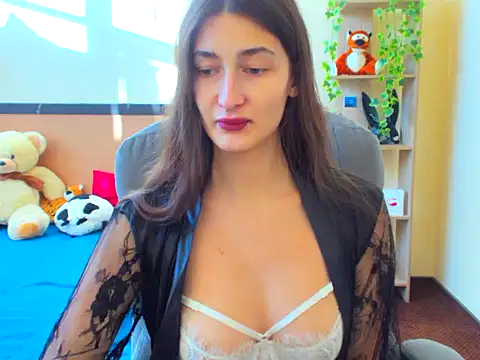 Snapshot of Moon-liza chatting on December 14, 7:18 am Moon-liza online show from December 14, 7:18 am