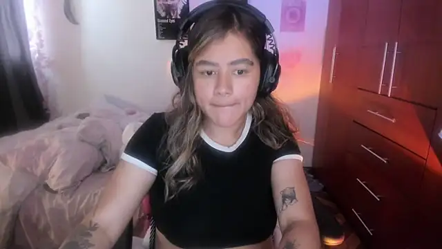 StephaniFox online show from March 2, 10:27 pm