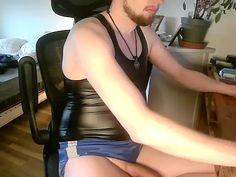 Snapshot of twinkish_90 chatting on January 20, 11:13 am twinkish 90 online show from January 20, 11:13 am