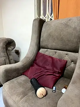 Snapshot of sknzy09 chatting on December 2, 11:48 am sknzy09 online show from December 2, 11:48 am