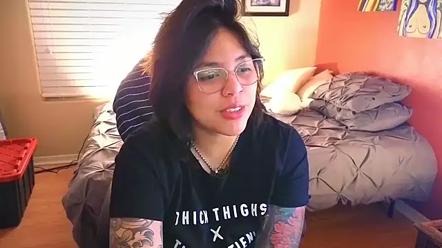 Snapshot of miacanela_xo chatting on January 18, 2:03 am miacanela xo online show from January 18, 2:03 am