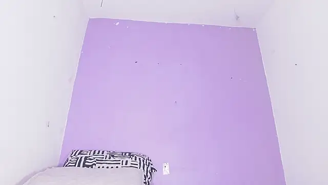 Snapshot of vale_ross_ chatting on November 7, 3:06 am vale ross online show from November 7, 3:06 am