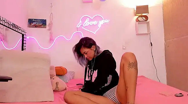 Snapshot of lilith_horny chatting on December 20, 9:54 am lilith horny online show from December 20, 9:54 am