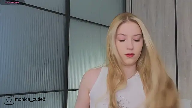 Monikacutie online show from February 27, 7:12 am