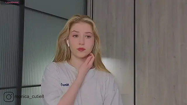 Monikacutie online show from March 9, 4:38 am