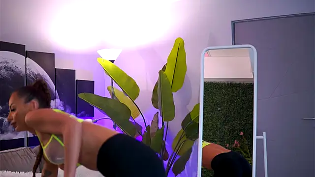 RaquelleVon online show from November 26, 4:57 am