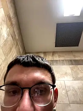 Snapshot of hungkubenski chatting on October 25, 10:48 pm hungkubenski online show from October 25, 10:48 pm