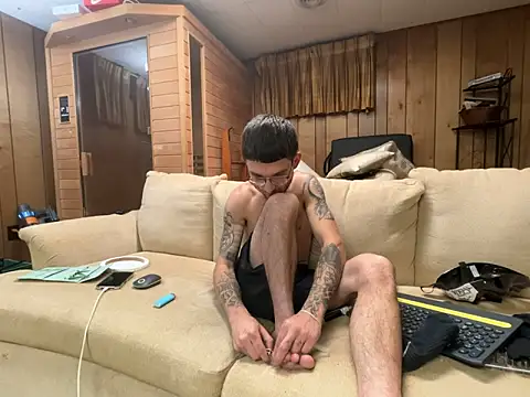 Snapshot of hungkubenski chatting on November 1, 9:33 am hungkubenski online show from November 1, 9:33 am