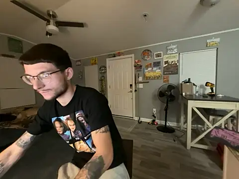 Snapshot of hungkubenski chatting on November 11, 5:51 am hungkubenski online show from November 11, 5:51 am