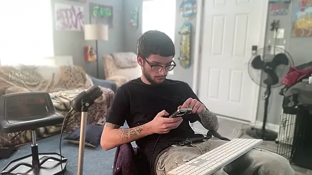 Snapshot of hungkubenski chatting on December 15, 7:18 pm hungkubenski online show from December 15, 7:18 pm