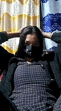 Snapshot of Aruyeshi- chatting on February 11, 4:44 am Aruyeshi- online show from February 11, 4:44 am