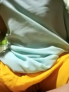 Snapshot of Aruyeshi- chatting on March 9, 8:51 am Aruyeshi- online show from March 9, 8:51 am