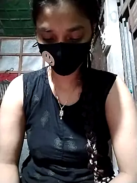 Snapshot of Aruyeshi- chatting on October 2, 11:23 pm Aruyeshi- online show from October 2, 11:23 pm