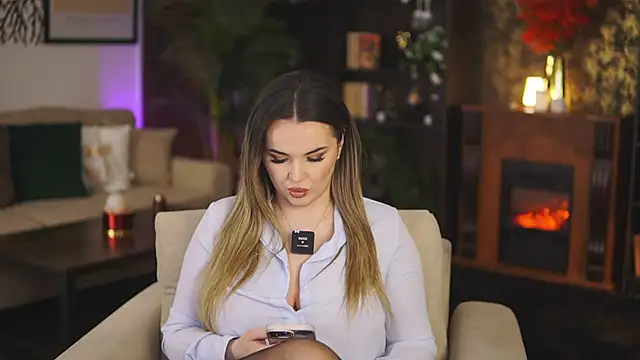 EvaSunderland online show from January 13, 8:04 pm