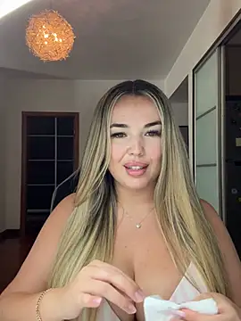 Snapshot of EvaSunderland chatting on January 12, 10:42 am EvaSunderland online show from January 12, 10:42 am