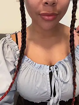 HaileyDiana online show from March 17, 11:30 pm