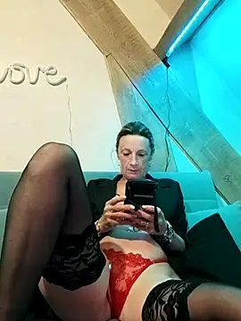 Snapshot of tatianasexymilf chatting on November 30, 4:11 pm tatianasexymilf online show from November 30, 4:11 pm