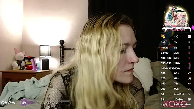 Snapshot of EllieeRose chatting on December 23, 5:06 am EllieeRose online show from December 23, 5:06 am
