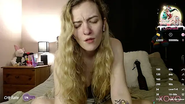 Snapshot of EllieeRose chatting on December 31, 11:39 pm EllieeRose online show from December 31, 11:39 pm