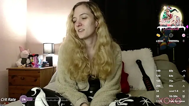 Snapshot of EllieeRose chatting on January 10, 11:50 pm EllieeRose online show from January 10, 11:50 pm