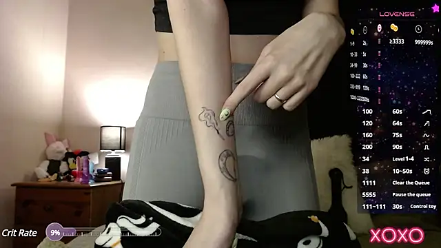 Snapshot of EllieeRose chatting on January 15, 12:30 am EllieeRose online show from January 15, 12:30 am