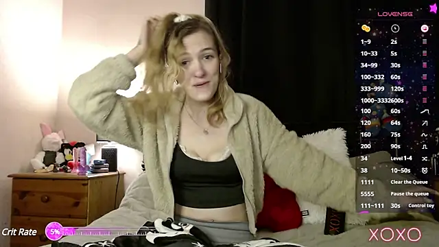 Snapshot of EllieeRose chatting on January 15, 3:43 am EllieeRose online show from January 15, 3:43 am