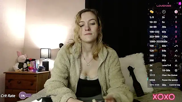 Snapshot of EllieeRose chatting on January 15, 6:54 am EllieeRose online show from January 15, 6:54 am