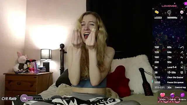 Snapshot of EllieeRose chatting on January 18, 6:13 am EllieeRose online show from January 18, 6:13 am