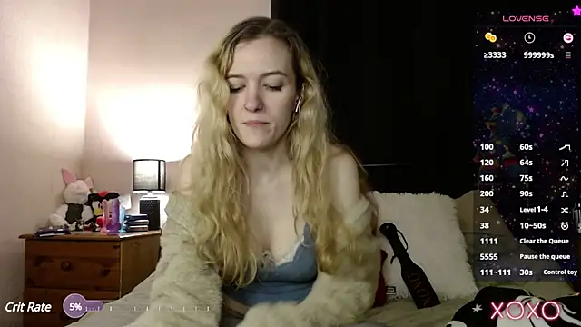 Snapshot of EllieeRose chatting on January 19, 6:53 am EllieeRose online show from January 19, 6:53 am