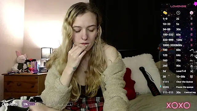 Snapshot of EllieeRose chatting on January 21, 11:13 pm EllieeRose online show from January 21, 11:13 pm