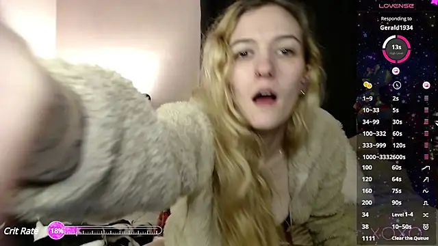 Snapshot of EllieeRose chatting on January 22, 2:15 am EllieeRose online show from January 22, 2:15 am
