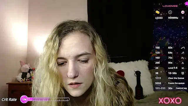 Snapshot of EllieeRose chatting on February 2, 12:09 am EllieeRose online show from February 2, 12:09 am