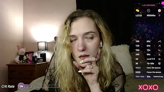 Snapshot of EllieeRose chatting on February 2, 4:37 am EllieeRose online show from February 2, 4:37 am