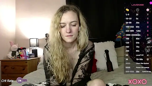 Snapshot of EllieeRose chatting on February 2, 4:43 pm EllieeRose online show from February 2, 4:43 pm