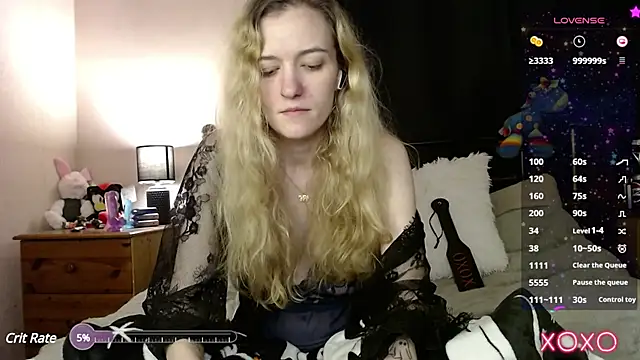 Snapshot of EllieeRose chatting on February 9, 8:34 pm EllieeRose online show from February 9, 8:34 pm