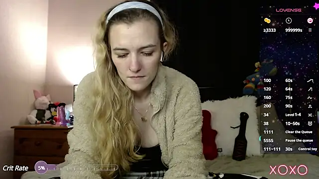 Snapshot of EllieeRose chatting on February 15, 3:52 am EllieeRose online show from February 15, 3:52 am